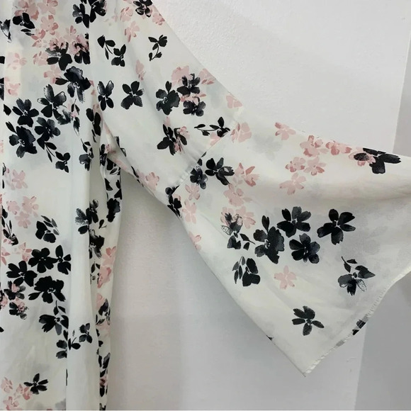 Emaline Womans Top Medium  Cream Floral Pin Tuck Flowy - Picture 4 of 10